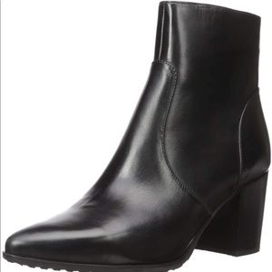 Blonde Kelly Waterproof Boots 8.5